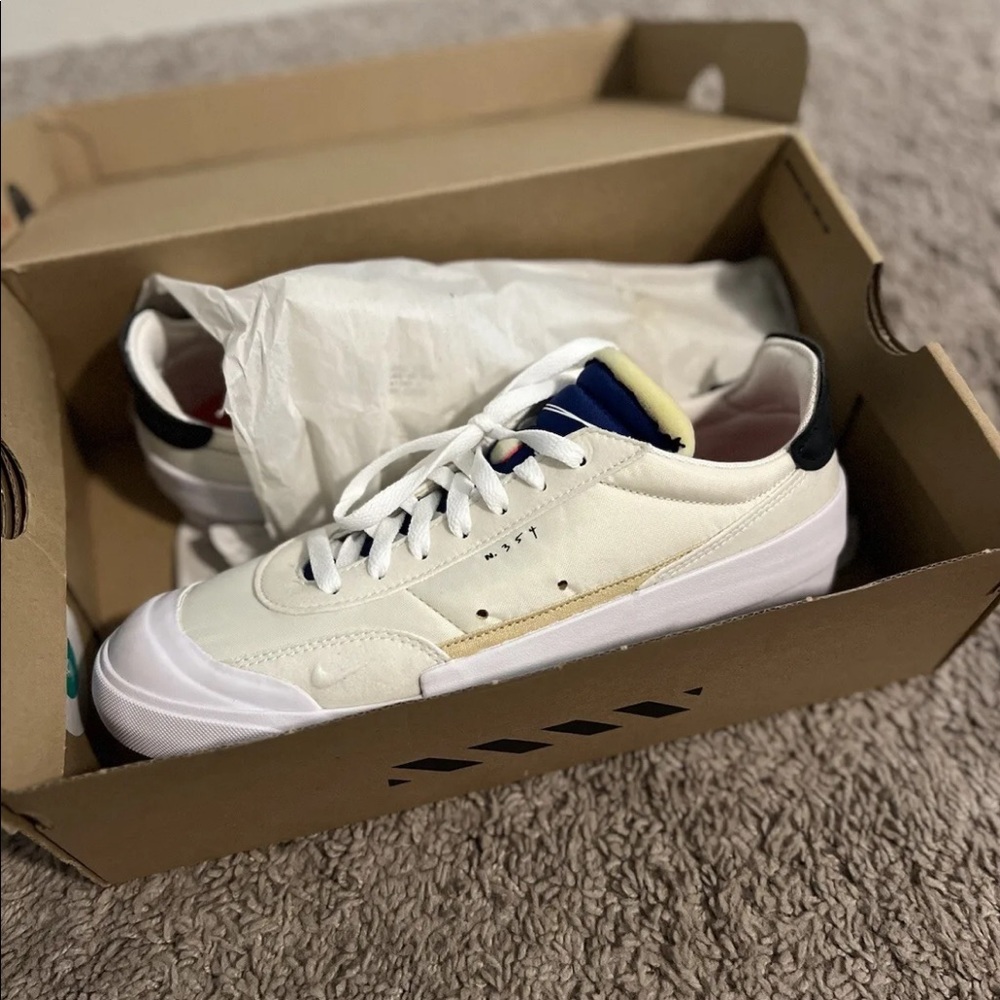 Size 8.5 - Nike Drop Type LX Label Collection 2019